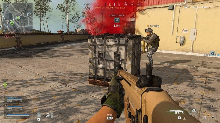 The last way to get a weapon with additional gadgets is to collect it from the body of a fallen enemy - Warzone: Level up - how to quickly earn experience? - Basics - Warzone Guide