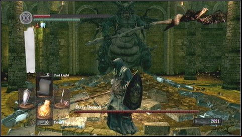 Run behind the boss and hit his tail or abdomen - Stray Demon | How to kill a boss - How to kill a boss - Dark Souls Game Guide & Walkthrough