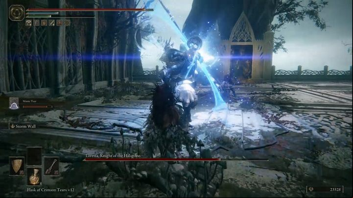 The opponent can use his magic bow, even before you deplete half of his HP - Elden Ring: How to beat Loretta, Knight of the Haligtree? - Miquellas Haligtree - Elden Ring Guide