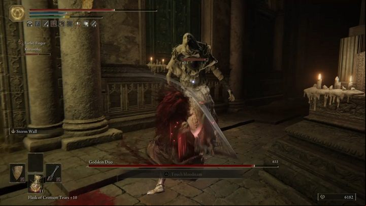 The key to victory is to keep an eye on the enemies, because even if you separate them, the other one will approach you quickly or attack with fireballs - Elden Ring: How to beat Godskin Duo? - Crumbling Farum Azula - Elden Ring Guide