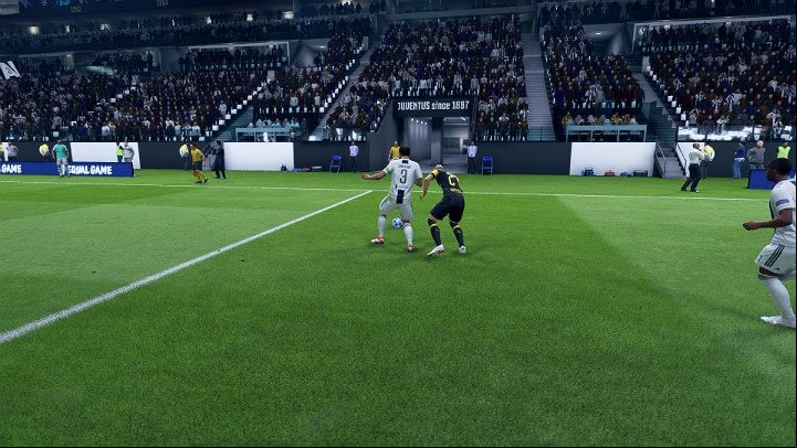 Overtaking strikers is one of the main ways to stop rivals from attacking and involves shoulder to shoulder battles when trying to pick up the ball - Advanced defense in FIFA 19 - Defense - FIFA 19 Game Guide