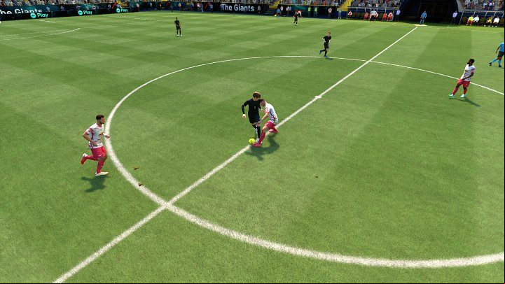 The classic tackle is most effective when the opponent is heading directly at your player, or when you are able to get slightly ahead of them and take the ball on the run - FIFA 22: Defense - basic techniques - Basics - FIFA 22 Guide