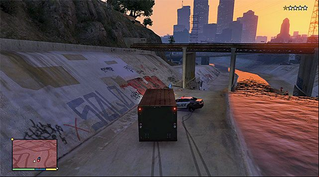 Soon, you will cut to controlling Michael who is driving the van (Vapid Benson) - GTA 5: The Jewel Store Job, Smart variant walkthrough - Main missions - GTA 5 Guide