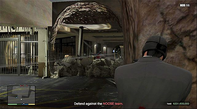 Watch out for the groups that will reach the vault and the large hole in the ceiling - GTA 5: The Big Score 2, the Obvious variant walkthrough - Main missions - GTA 5 Guide