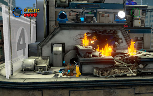 When standing on the roof, descend to the lower floor and break all crates laying on the left - Times Square Off | Minikit Sets - Minikit Sets - LEGO Marvel Super Heroes Game Guide & Walkthrough
