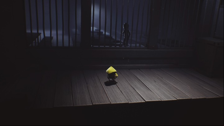 The mysterious creature will give the protagonist something to eat. - Little Nightmares: The looking eye and pestering hunger - walkthrough - The Prison - Little Nightmares Game Guide