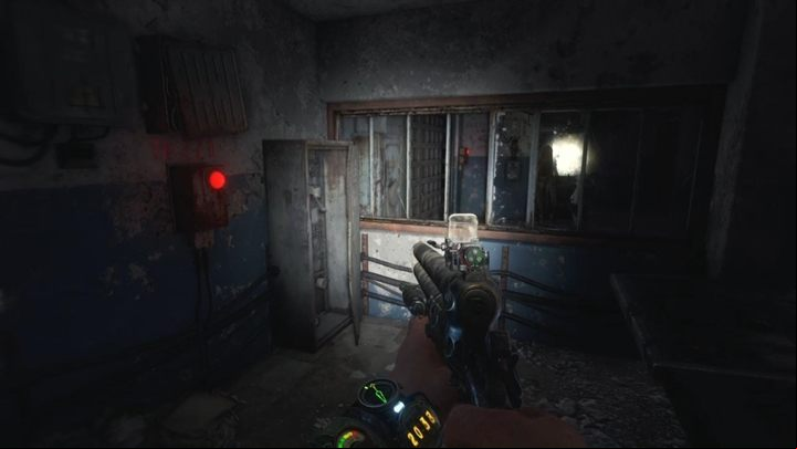 Use the nearby workbench - Metro Exodus: The old lighthouse - walkthrough - The Caspian Sea - Metro Exodus Guide