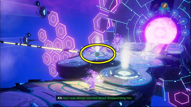 Return to the starting point and throw the electric sphere at the slot marked on the picture, the one through which the projections are running - Ratchet & Clank Rift Apart: Protecting Morts and freeing Seekerpede - walkthrough - Return to Sargasso - Ratchet & Clank Rift Apart Guide